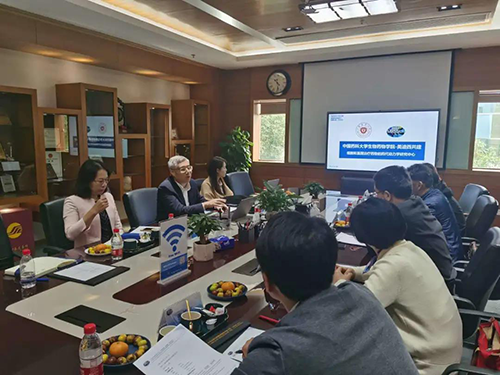 esball首席执行官陈春麟博士，商务发展部副总裁蔡金娜博士等人周到欢迎了金能明书记一行。